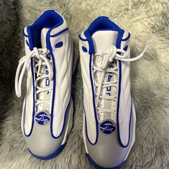 jordan pro strong sneakers